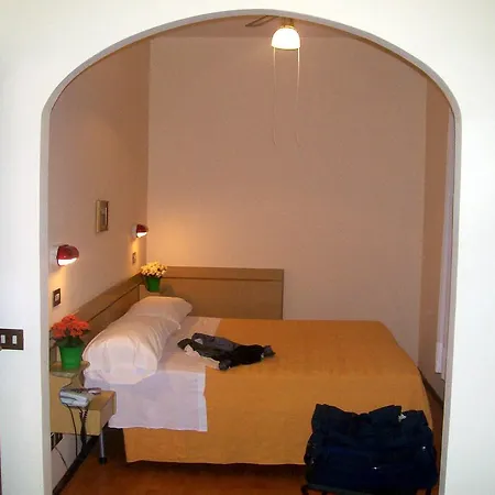 Eden Hotel 3*